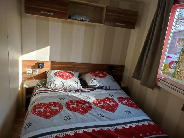 Kerlann 4 Etoiles Mobil Home 3 Chs 2 Sdb Pont Aven Finistere Campsite