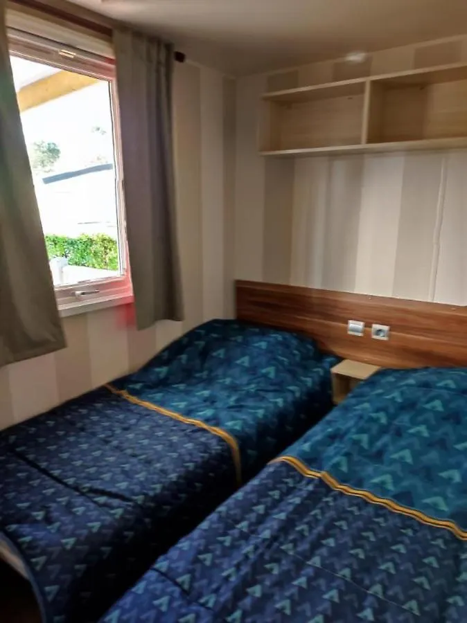 Kerlann 4 Etoiles Mobil Home 3 Chs 2 Sdb Pont Aven Finistere France