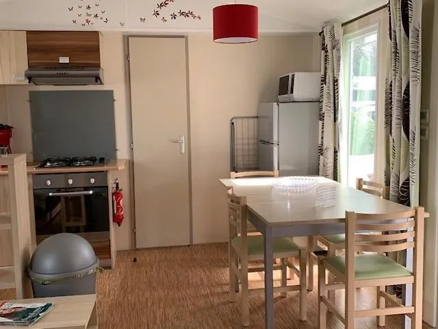 Kerlann 4 Etoiles Mobil Home 3 Chs 2 Sdb Pont Aven Finistere Кемпинг